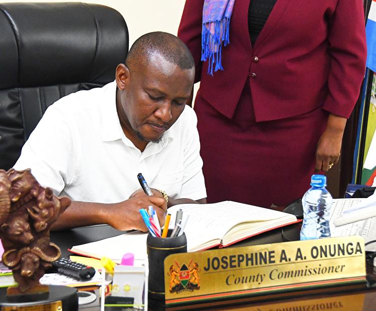 Ps signs visitors book